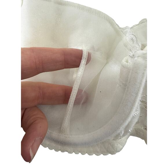 Vintage Felina White Eyelet Padded Wire Balconette Bra 36C - Picture 4 of 8